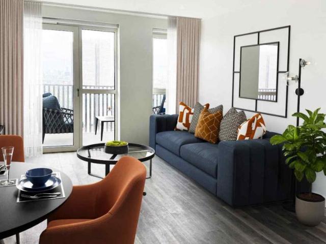 Flat for sale in Shepherd's Bush, London