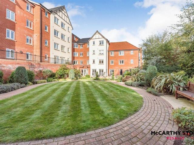 Flat for sale in Chedburgh, Suffolk