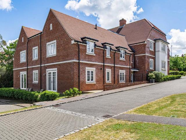 Flat for sale in Dromore, Oxfordshire