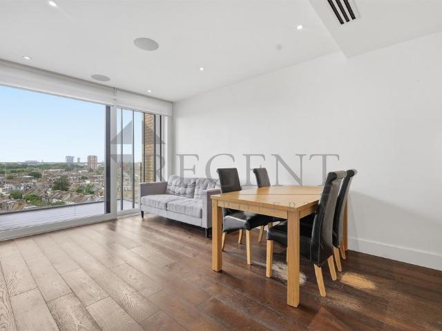 Flat for sale in Fulham Riverside, Greater London