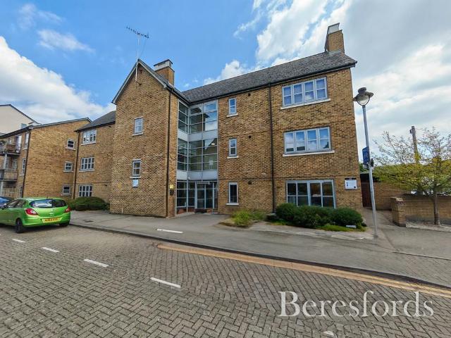Flat for sale in Fordham Heath, Essex