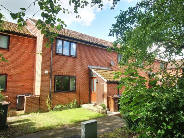 Flat for sale in Barton Stacey, Hampshire