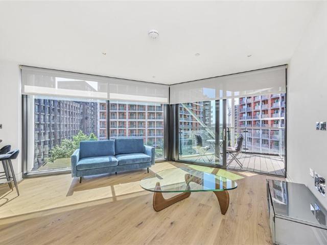 Flat for sale in Nine Elms, Greater London