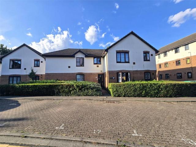 Flat for sale in London Borough of Hillingdon, Greater London