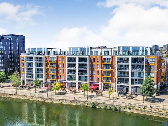 Flat for sale in Cauldwell, Bedford
