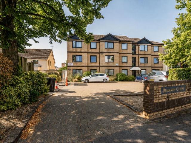 Flat for sale in West Cliff, Bournemouth