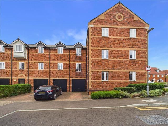 Flat for sale in Chelmondiston, Suffolk
