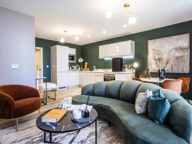 Flat for sale in New Barnet, Greater London