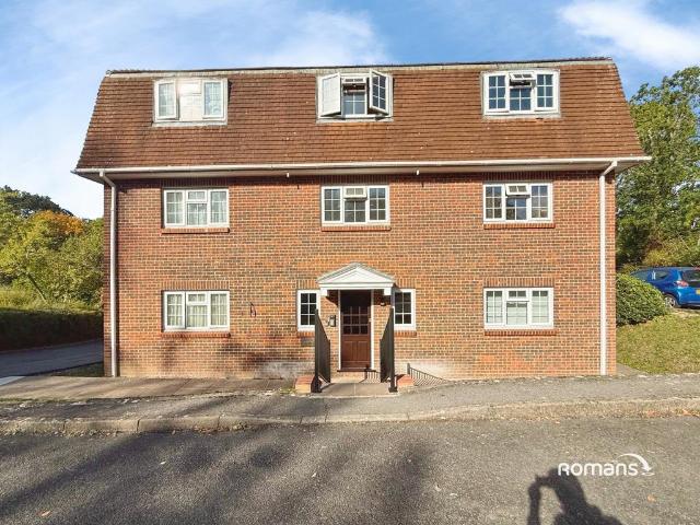 Flat for sale in Basingstoke, Basingstoke and Deane
