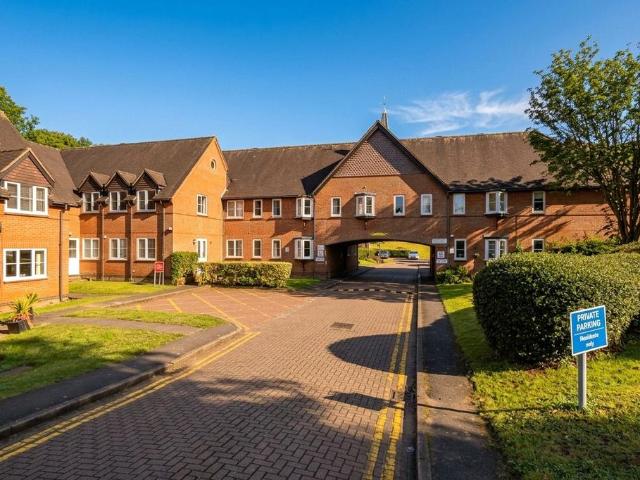 Flat for sale in Aspley Heath, Central Bedfordshire