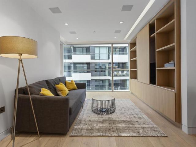 Flat for sale in Bermondsey, Greater London