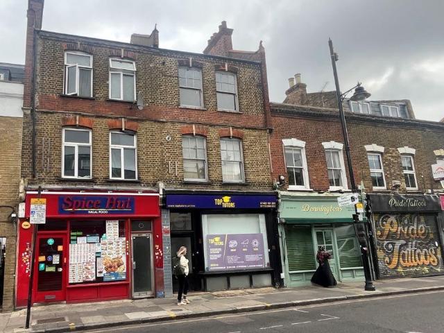 Flat for sale in Old Ford, Bow