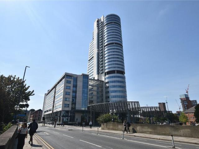 Flat for sale in Holbeck, West Yorkshire