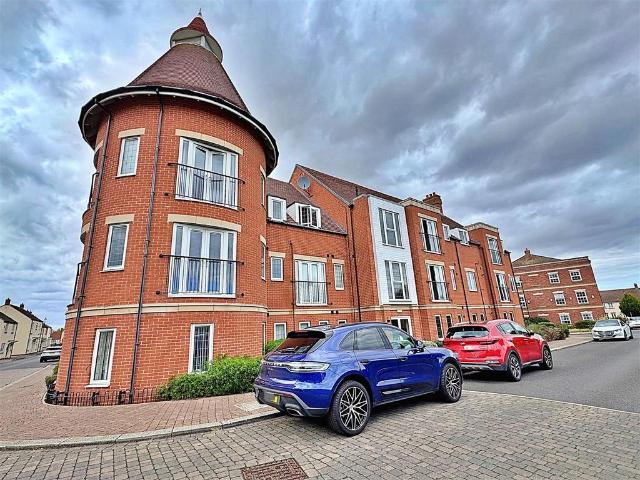 Flat for sale in New Waltham