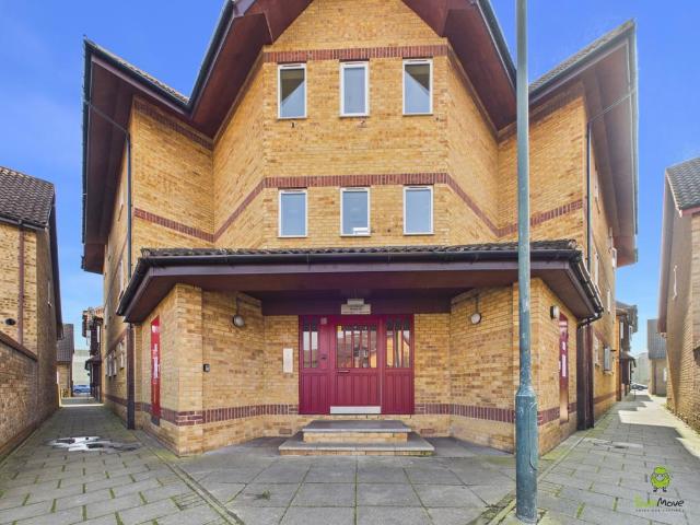 Flat for sale in London Borough of Bexley, Greater London