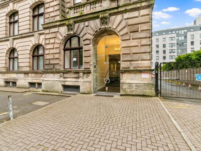 Flat for sale in Kingston, Glasgow