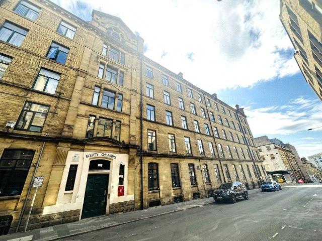 Flat for sale in West Yorkshire