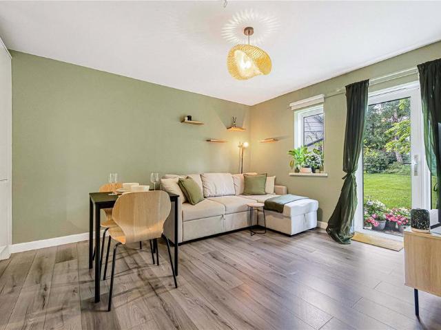 Flat for sale in Easthampstead, Bracknell