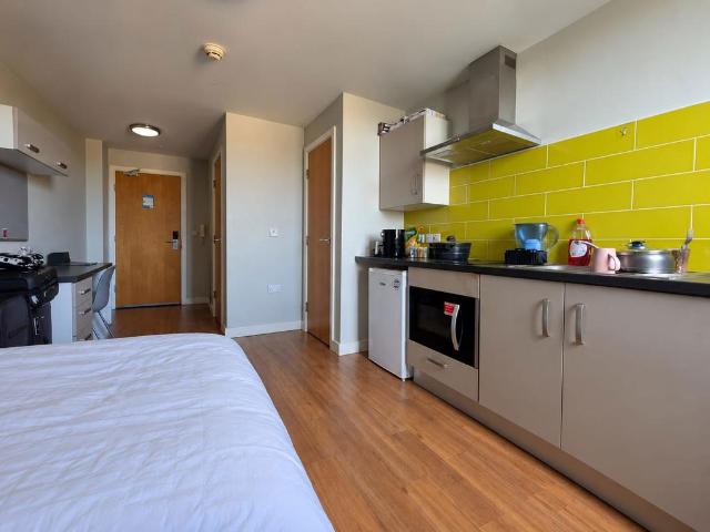 Flat for sale in Cathedral, Sheffield