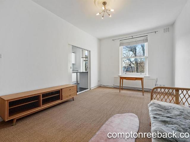 Flat for sale in St. John's Wood, Greater London