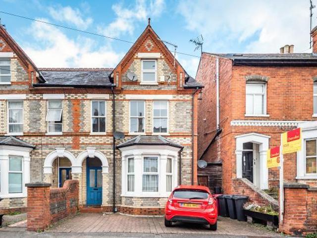 Flat for sale in Newtown, Reading