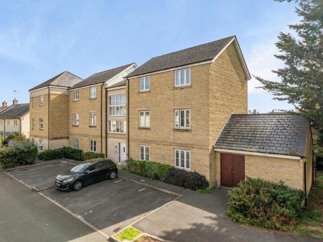 Flat for sale in Faringdon, Vale of White Horse