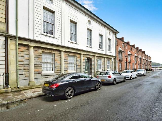 Flat for sale in SA1 Swansea Waterfront, Nangreaves