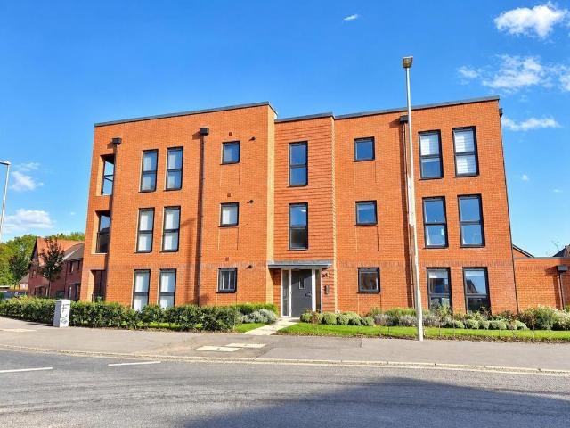 Flat for sale in Curbridge, Winchester