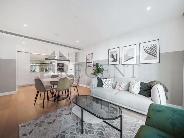 Flat for sale in Shepherd's Bush, Greater London