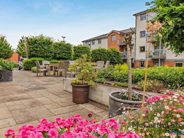 Flat for sale in Priest Down, Hampshire