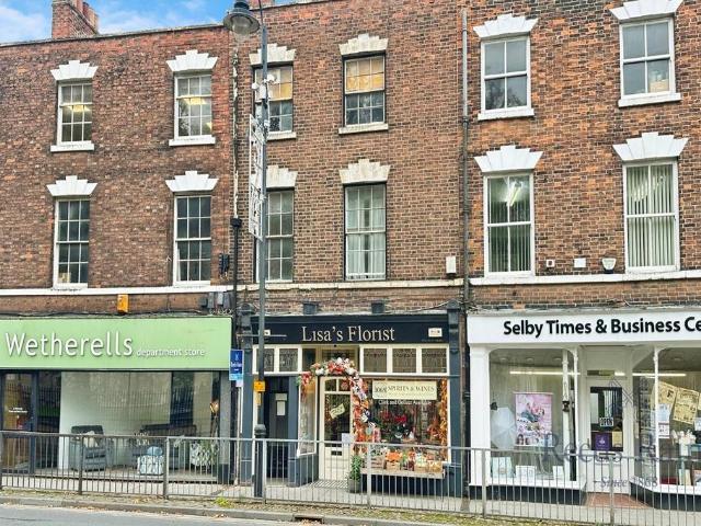 Flat for sale in Selby