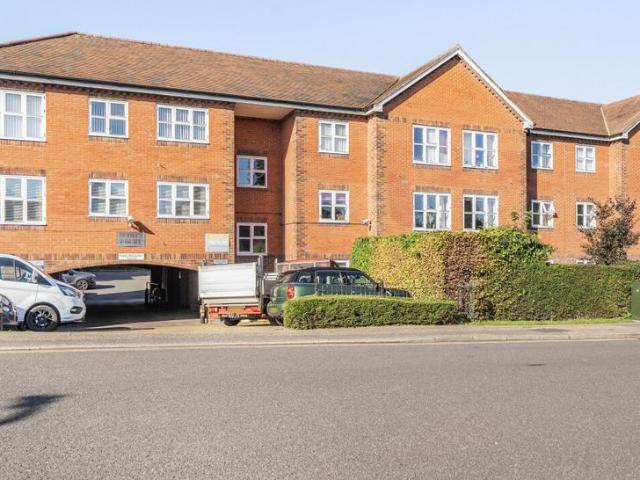Flat for sale in Pleasant Valley, Duton Hill