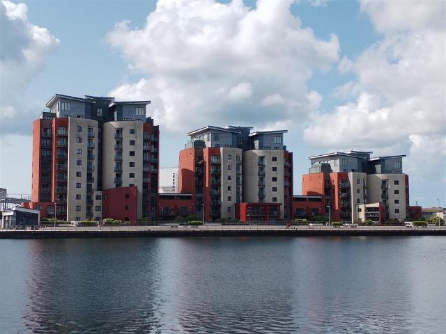 Flat for sale in SA1 Swansea Waterfront, Nangreaves