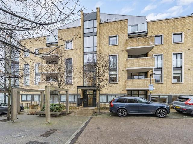 Flat for sale in London Borough of Hounslow, Spring Grove