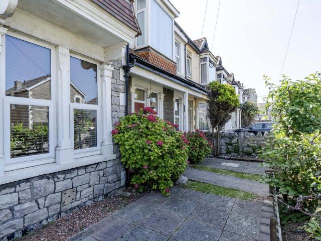 Flat for sale in Weston-super-mare, North Somerset