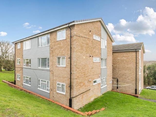Flat for sale in Castlefield, Cressex