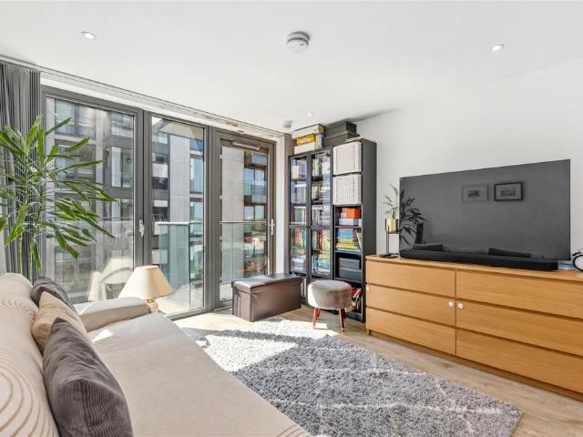 Flat for sale in Hale Village, Tottenham Hale