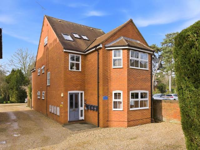 Flat for sale in St Albans, Five Acres
