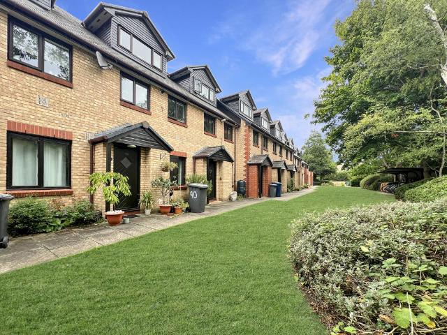 Flat for sale in Arbury, Cambridgeshire