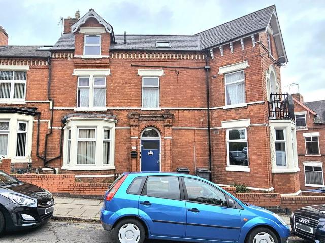 Flat for sale in Spinney Hills, Old Wharf