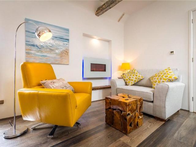 Flat for sale in Eastbridge, Suffolk