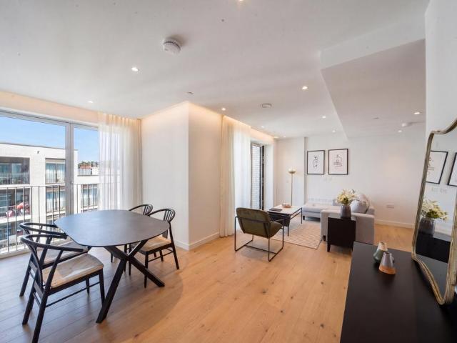 Flat for sale in Holborn, Greater London