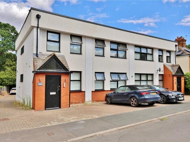 Flat for sale in Woking, Surrey