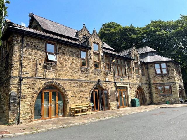 Flat for sale in Bank Top, Siddal
