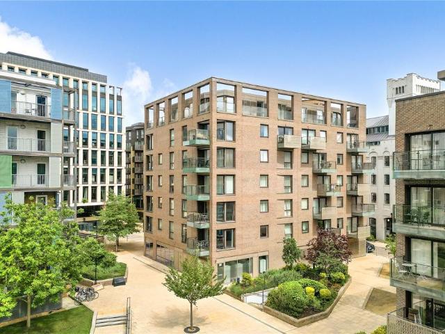 Flat for sale in Arbury, Cambridgeshire