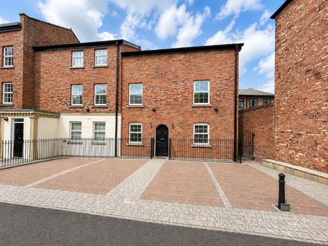 Flat for sale in Alderley Edge