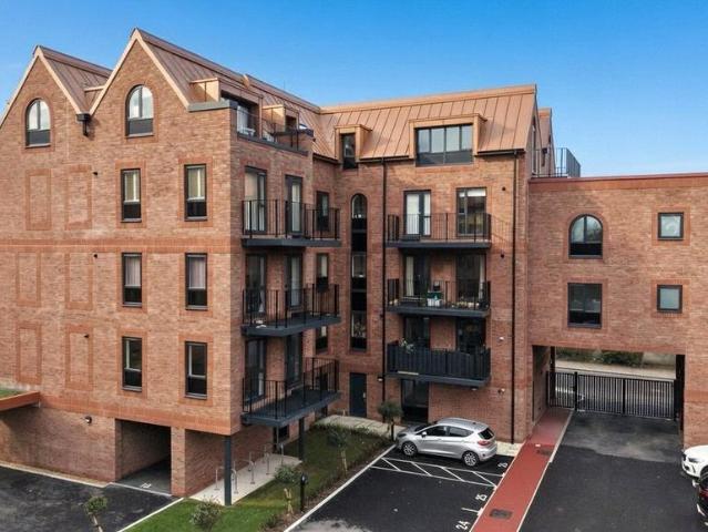 Flat for sale in Grange, West Kirby