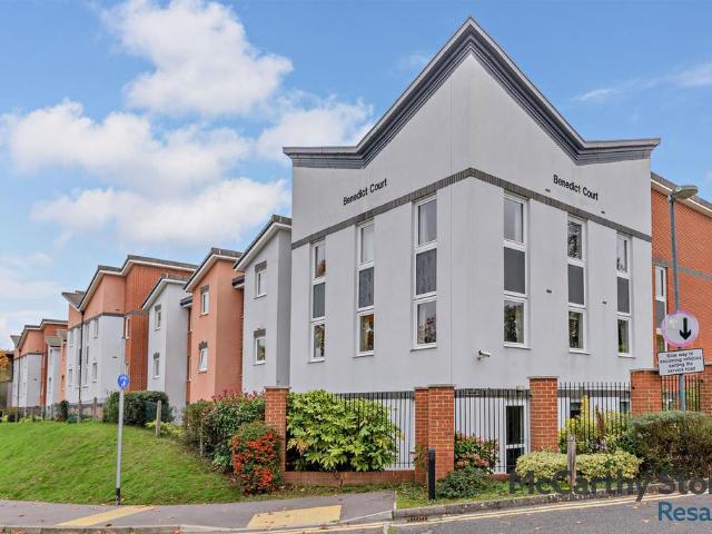 Flat for sale in Enborne, West Berkshire