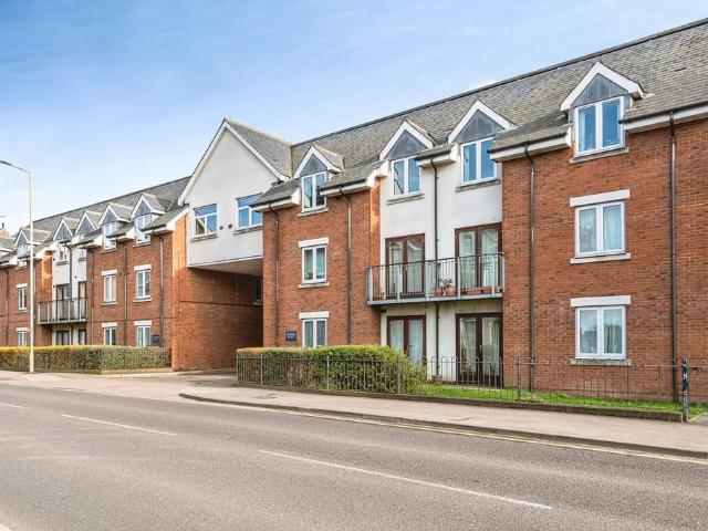 Flat for sale in King's Walden, Hertfordshire