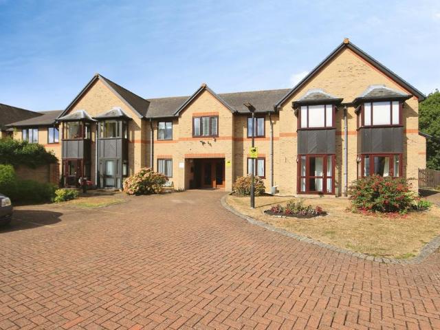 Flat for sale in Huntingdon, Cambridgeshire